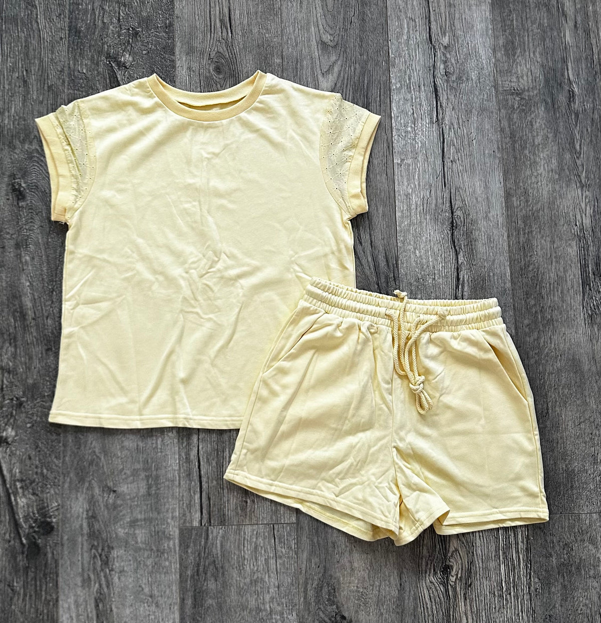 Yellow Lace patchwork sleeves short 2pc outfit